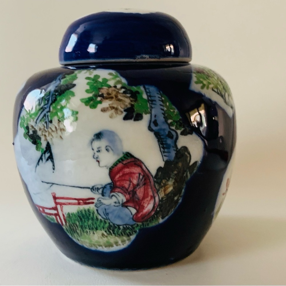 Ceramic hand made vase from China